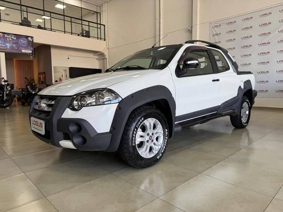FIAT STRADA 1.8 MPI ADVENTURE CD 16V FLEX 2P MANUAL FIAT STRADA 1.8 MPI ADVENTURE CD 16V FLEX 2P MANUAL